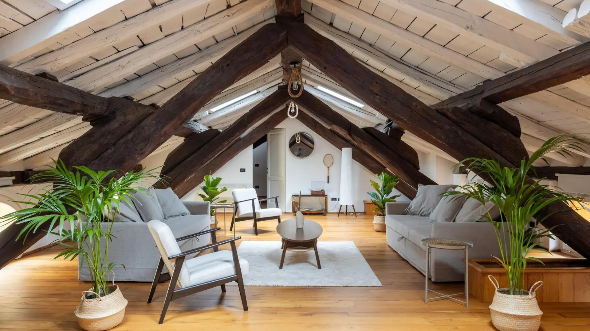 Apartamento Dimora De' Poeti - 250 Square Meters Attic With Jacuzzi Bolonia