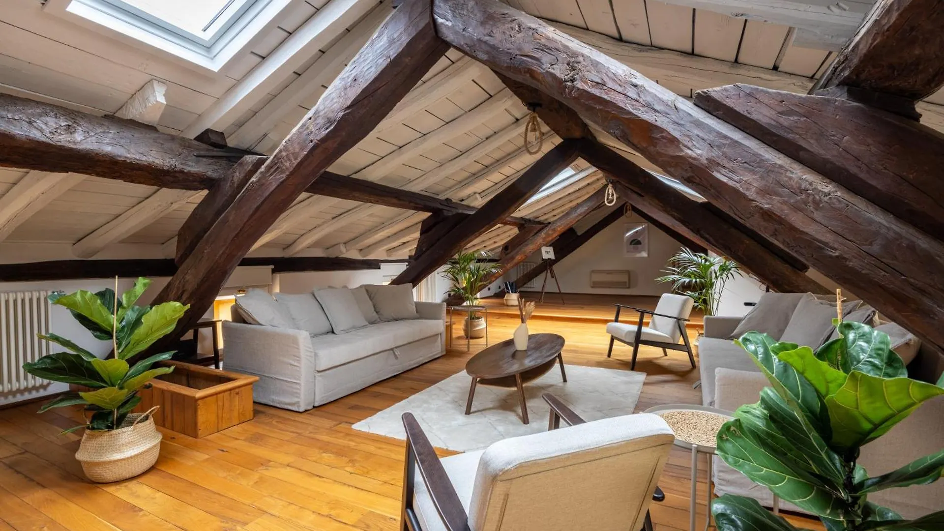 Apartamento Dimora De' Poeti - 250 Square Meters Attic With Jacuzzi Bolonia