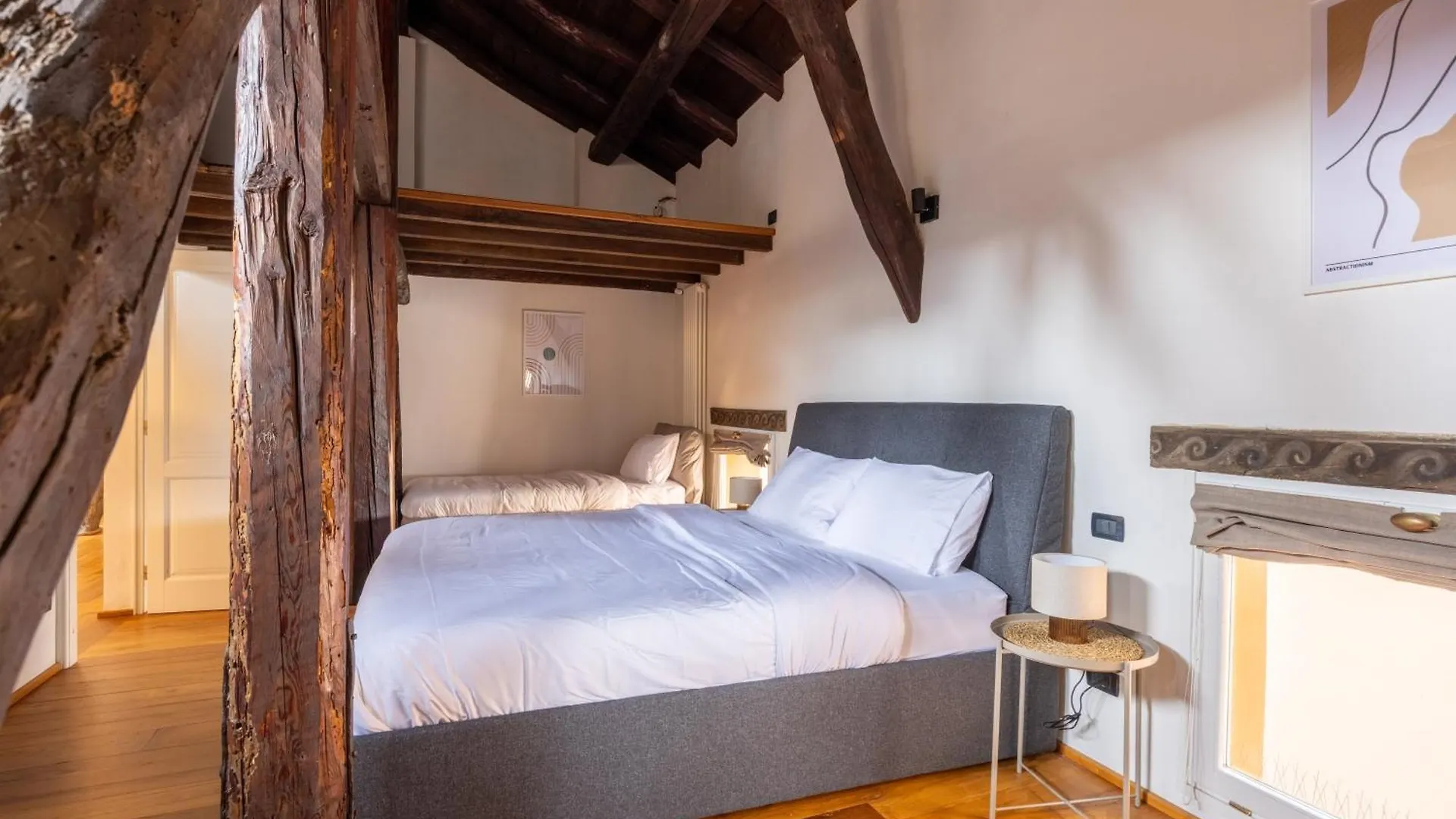 Apartamento Dimora De' Poeti - 250 Square Meters Attic With Jacuzzi Bolonia