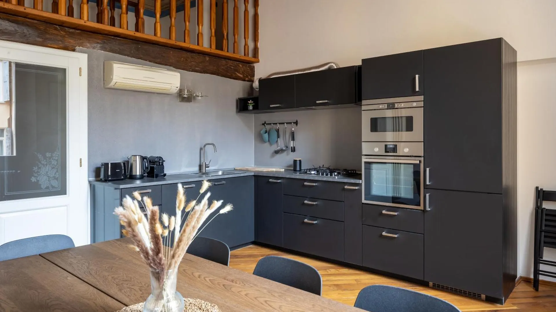 Apartamento Dimora De' Poeti - 250 Square Meters Attic With Jacuzzi Bolonia